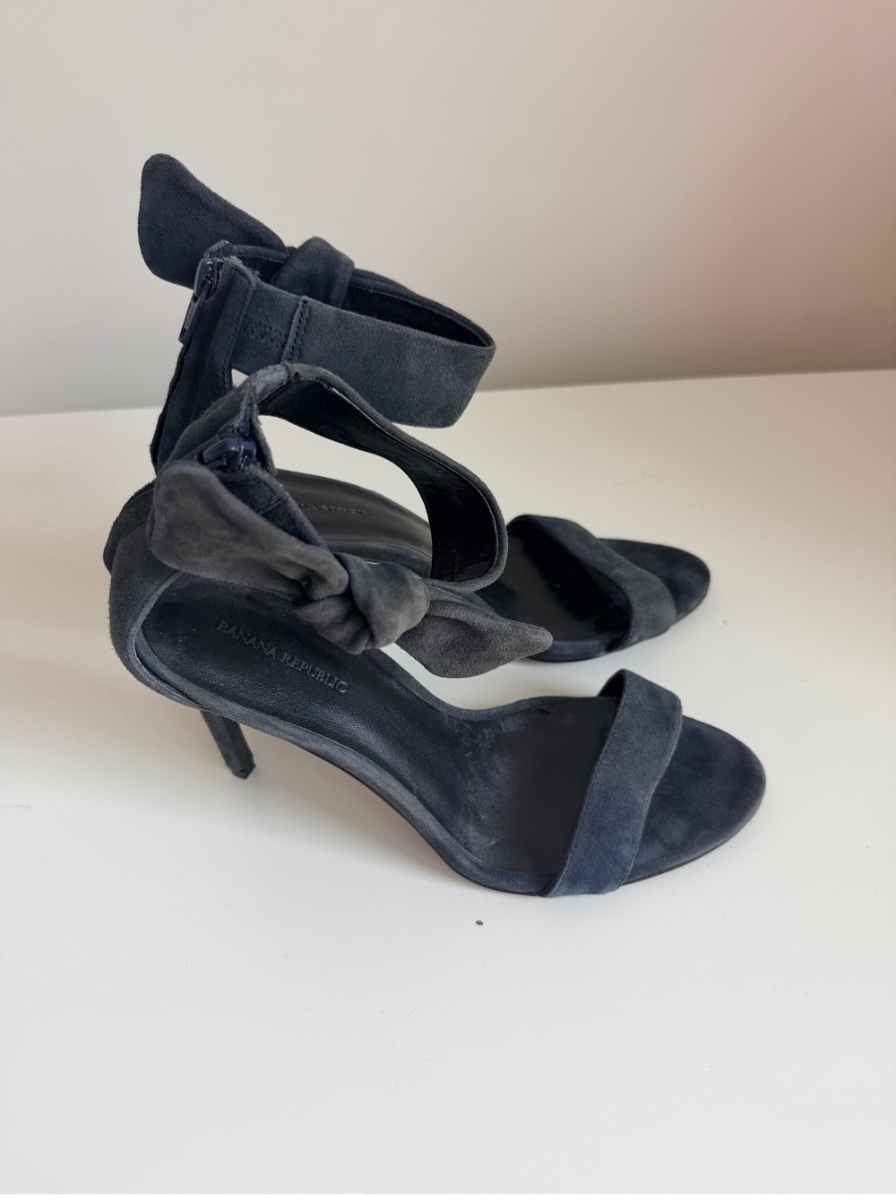 Banana Republic, Navy Ankle-Strap Bow Suede Stilettos, Blue, US 8.5 - Picture 6 of 9
